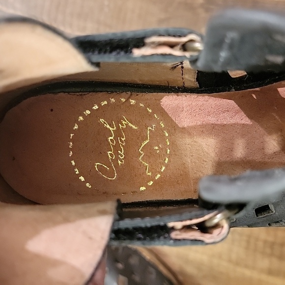 💥COOL WAY booties black sz 7 cutout velcro - Picture 2 of 4